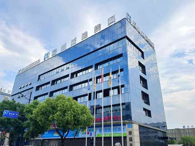 温州建设集团，专业可靠的外贸建站公司。，直接点明了该公司的业务领域和特点，即专注于外贸网站建设和提供专业的技术支持和服务。同时突出了其可靠性、专业性等特点，符合题目要求的简洁性和针对性要求。插图