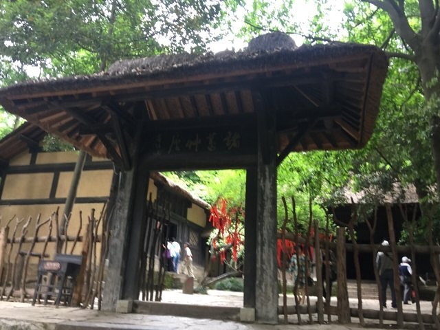 保康交友及旅游推荐，古隆中、枣阳板栗与社区活动丰富多彩插图