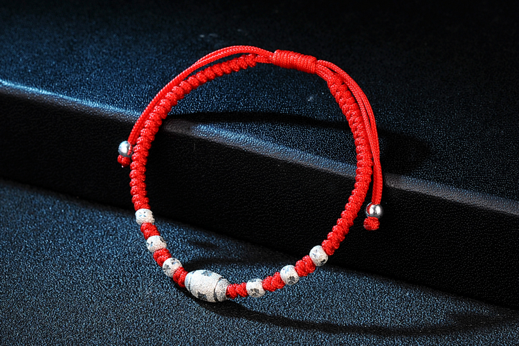 本命年红绳戴左手解析插图