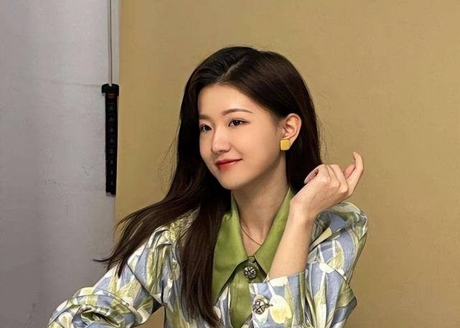 陈姓女孩名字大全，静璇、雪莉、燕妮等，寓意美好，独特雅致。插图