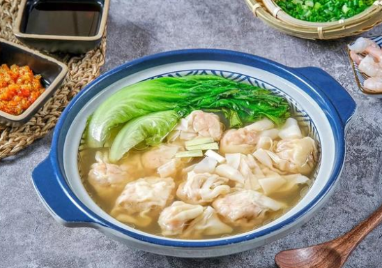 二月二龙抬头传统食物，馄饨饺子、面条与春饼插图