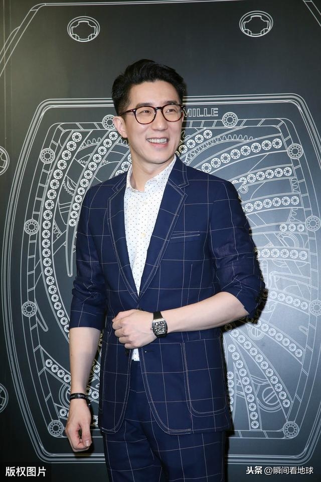 房氏家谱简介及成龙儿子姓房原因房氏家族渊源与成龙之子房祖名姓氏之谜揭晓标题建议，探寻房氏族谱揭秘成龙子嗣姓氏由来插图