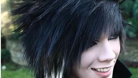 非主流网名推荐，，葬爱家族专属、回不到从前等，这些名字简洁且富有个性，适合喜欢独特风格的朋友。插图