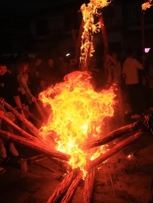 火把节是少数民族的古老传统节日插图