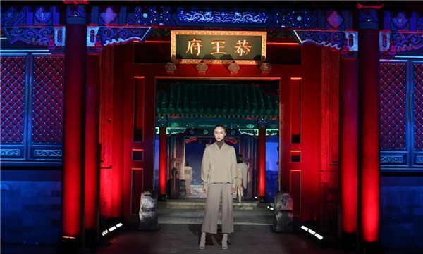 黄大仙庙抽签，传统与现代的结合。插图