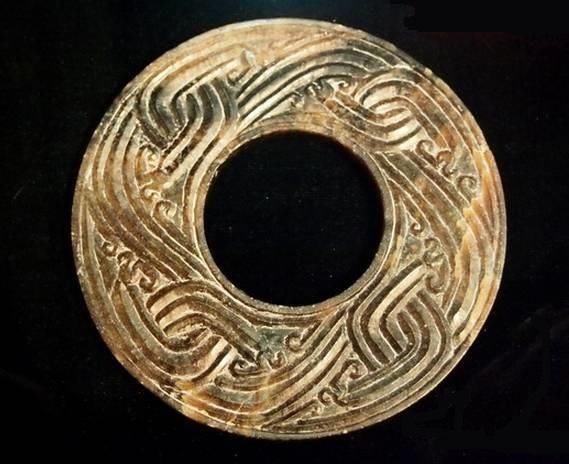 和氏璧名字由来，战国楚卞和所献美玉命名。插图