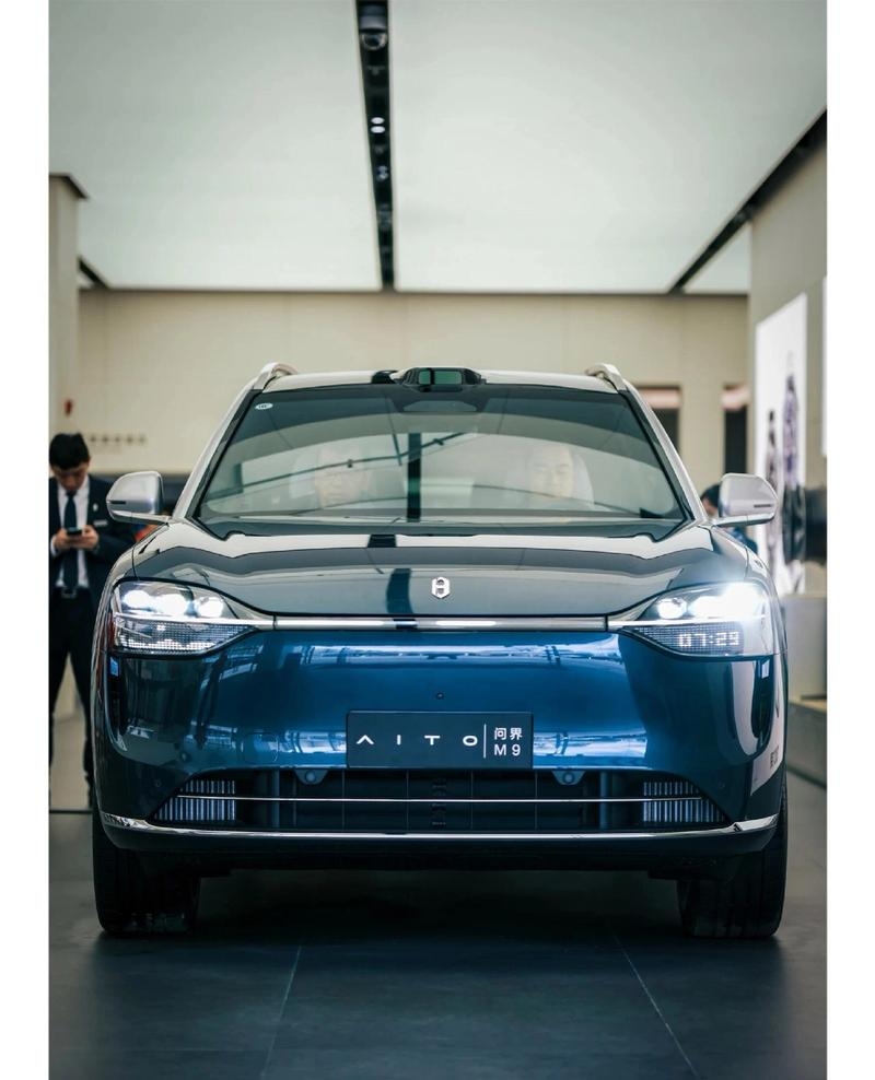 华为汽车的武侠名字灵感，，剑逸飞扬，云歌长空——华为汽车之武林侠影插图