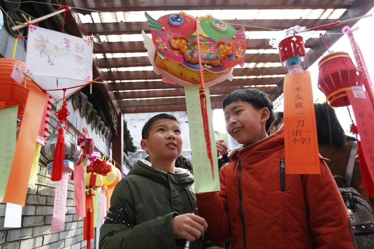 剑拔弩张与鸡的谜语插图