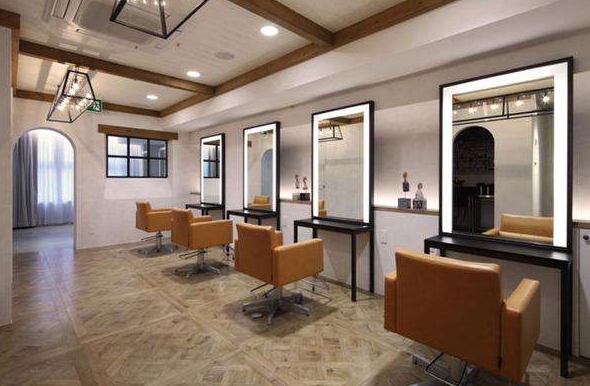 理发店名字创意标题，，理发店名探秘，悦享雅丝的专业与愉悦体验之旅。插图