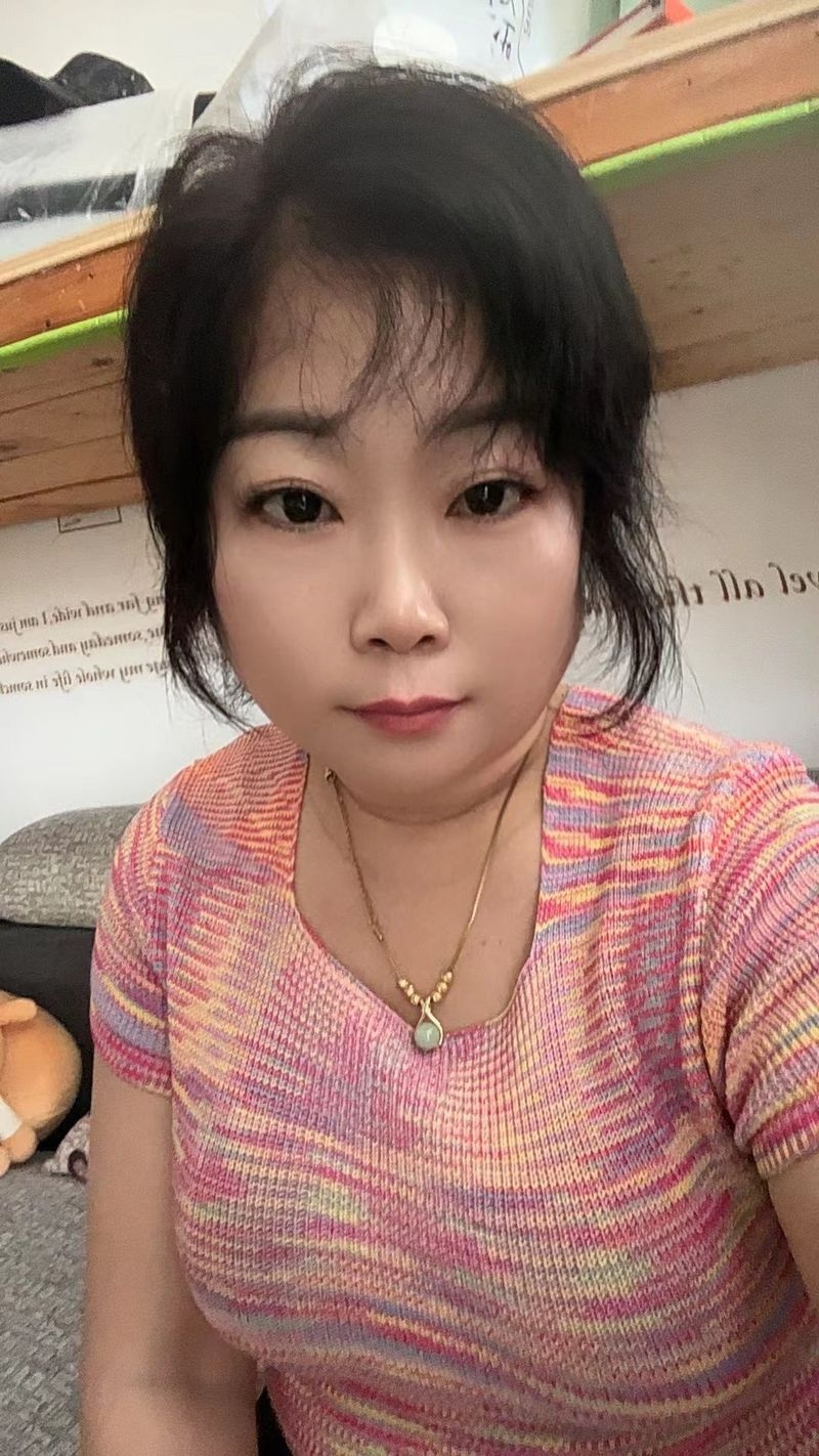 离异女征婚，寻找真爱之旅。插图