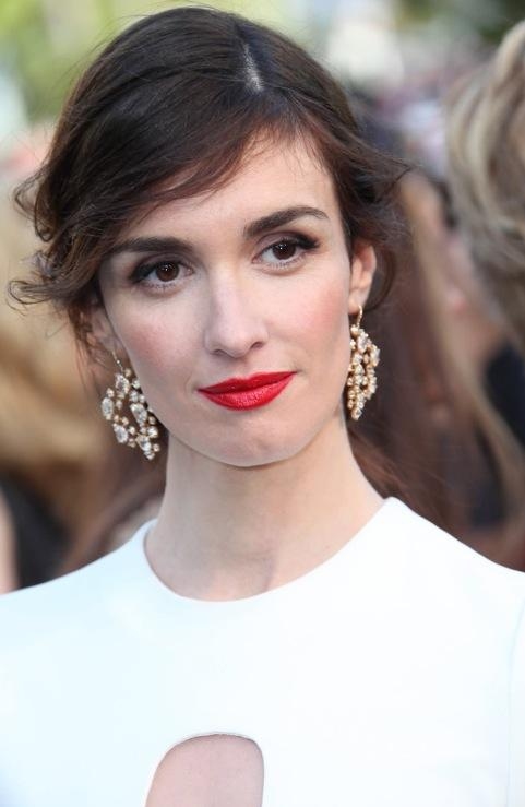 拉丁语名字精选，安东尼、艾莉安娜等，寓意高贵典雅与活力，这些名字融合了古典韵味与现代气息。插图