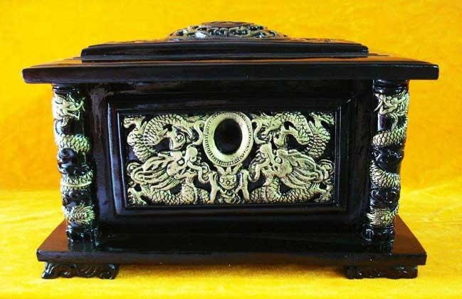 梦到骨灰盒预兆插图