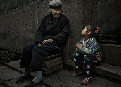 梦到已故奶奶的象征意义与解析标题，揭秘梦境背后的深意——梦见去世的奶奶的多元解读插图