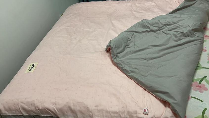 梦见被子的多重寓意与心理解读。插图