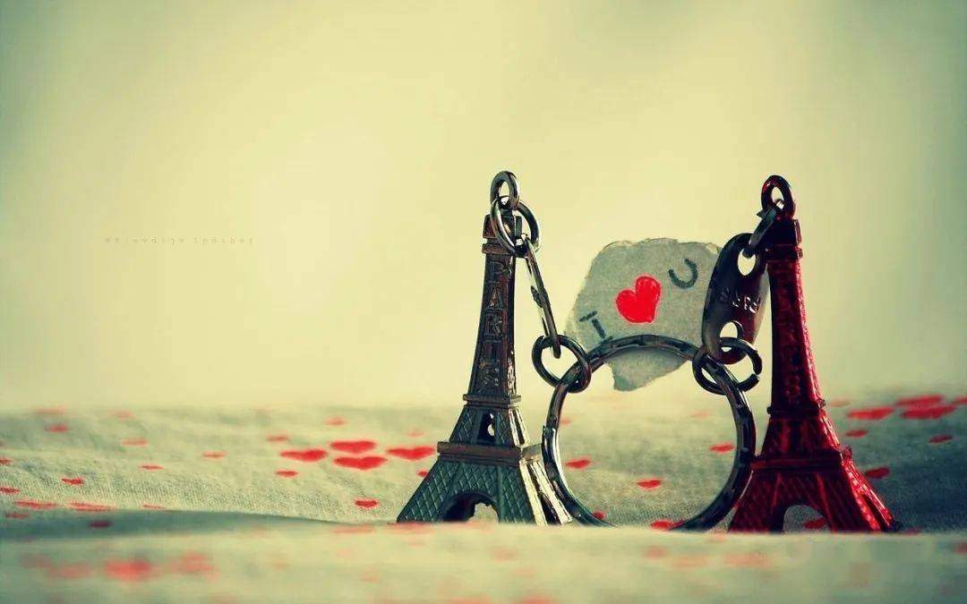 维纳斯之爱牌阵解析，洞悉爱情心态与未来，建议，维纳斯之爱牌阵深度解读，揭秘恋情发展及对方心境插图