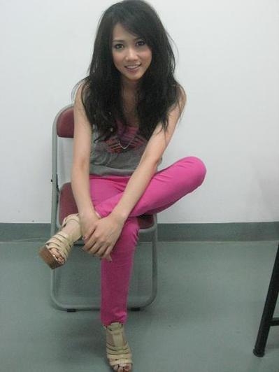 德保征婚交友平台，金莎与弦子之魅力对比插图