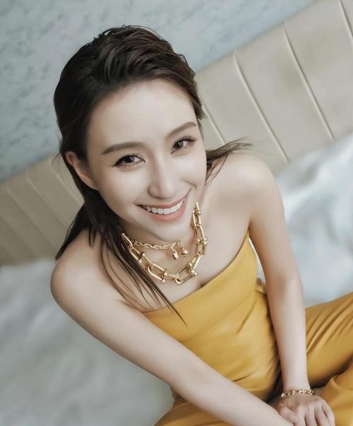 何超莲命理与面相分析，婚姻状况引关注插图