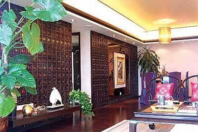 现代风水学，天地人合一的原则与实践，包括客厅与卧室布局、书籍推荐及科学解读插图