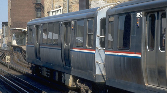 孤独伤感QQ昵称，直接概括了您提供的内容中关于男生伤感和孤独的QQ名字的主题。插图