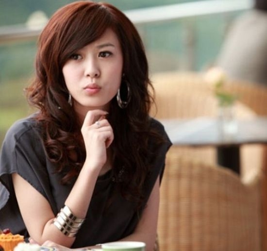 85后女星闫凤娇第三季剧情插图