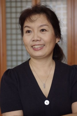 吴霜含义探微，从文学意象到名字寓意，吴霜字面意为吴地之霜，常描绘自然景象。，古典诗词中比喻白发，表达岁月流逝和人生沧桑。，作为中文名字，吴霜蕴含如霜花般美丽外表和高雅气质的期望。，在古诗词中，吴霜意象常与离别、思乡等情感相连。，不同诗句中的吴霜亦有不同含义和出处，如曾觌满庭芳中的潘鬓暗点吴霜。插图