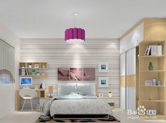 卧室家具摆放与风水禁忌，关键要点解析，镜子避免直冲吉位，建议置于侧墙或衣柜内。镜片选择不影响风水效果。，床的摆放需避开门窗冲射，保持平整和谐以避免口角事端。床的位置宜北向朝南顺应地磁引力助睡眠安稳。床头靠实墙、不朝窗以给人稳定感并减少噪音干扰。忌离窗户太近以防风寒影响事业发展。日常中要保持整洁带来好运。卧室装修遵循平衡阴阳原则打造良好休息空间等规则来布置家具和床位以达到最佳的风水效应提升居住者的运势和健康状态同时营造舒适和谐的居住环境插图