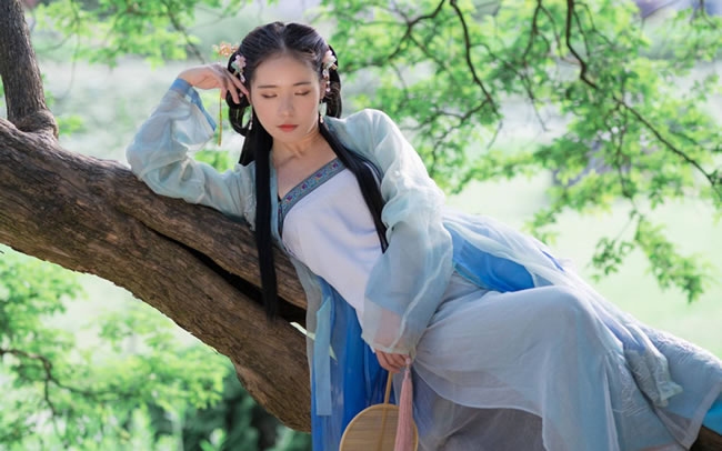 1984年属鼠2021运势详解,事业顺遂,感情稳定,健康需关注插图 1984年属鼠2021运势详解,事业顺遂,感情稳定,健康需关注插图