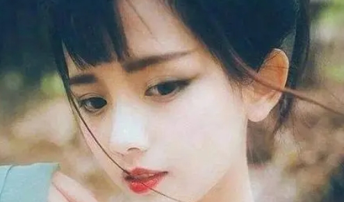 20-30字女性微信昵称建议，断桥烟雨、水映月插图