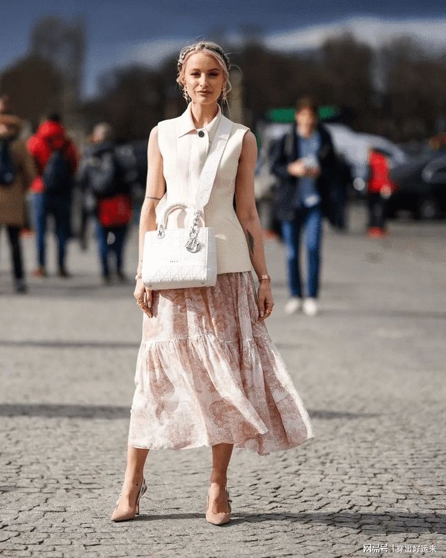 2021年7月15日五行穿衣指南插图 2021年7月15日五行穿衣指南插图