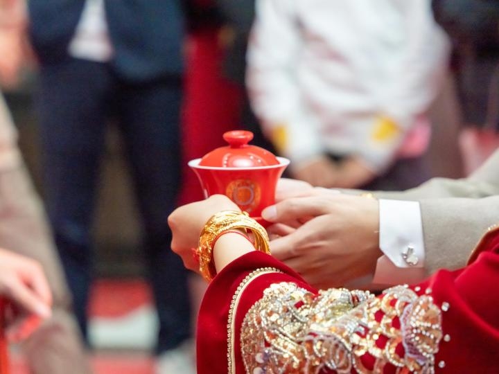 闰月结婚的传统说法与选择，吉利与否因地区而异，需结合个人情况定夺插图