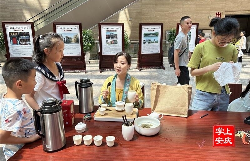 8月4日，七夕节与筷子节的特殊意义，建议，，8月4日，七夕与筷子双节同庆，探寻八月四日的双重节日庆典——七夕与筷子节共舞时刻插图
