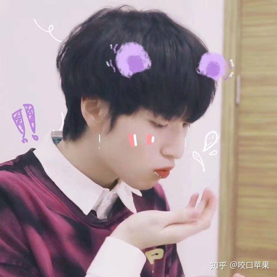 严浩翔应援色详解，珊瑚红的热情与粉丝的支持插图