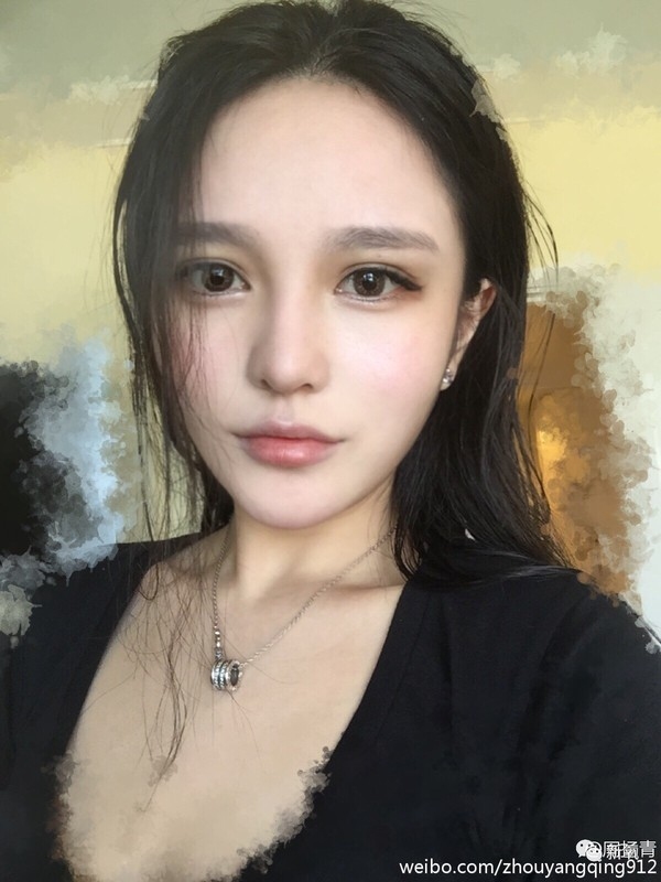 周扬青，星座与家庭背景的网红插图