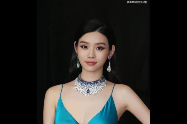 安泽推荐，吸血鬼小说精选与超模孙菲菲的模特之路-红迪亚