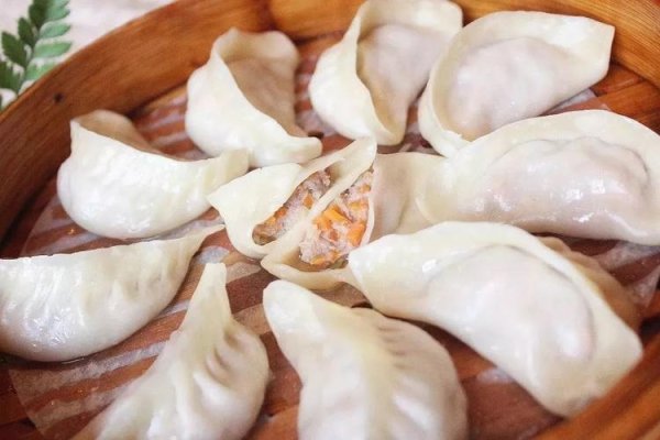 北方立秋传统食物，饺子、炖肉（红烧肉或羊肉汤）、大闸蟹与贴秋膘美食-红迪亚