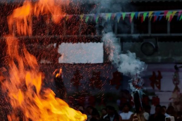 白族火把节起源与传说,火崇拜及英雄史诗的庆典-红迪亚