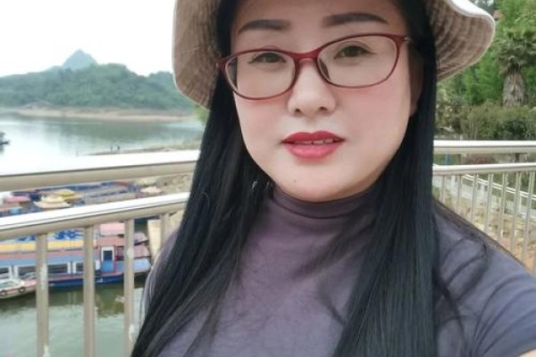 单身女士征婚，三十岁寻觅如意郎-红迪亚