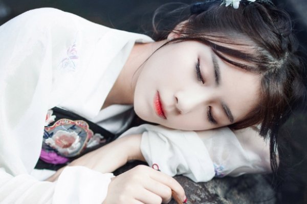 古风雅致的女孩双胞胎名字文绉绉的古典女孩名，双胞胎专属——源自诗经、楚辞与古籍之美-红迪亚