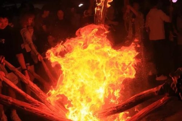 火把节是少数民族的古老传统节日-红迪亚