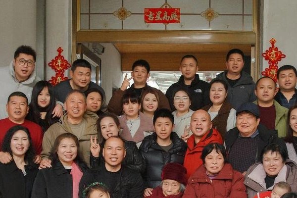 欢乐家庭联盟，幸福一家人聚首，和乐融融大家族，家有好儿女团队，一家亲幸福相伴-红迪亚