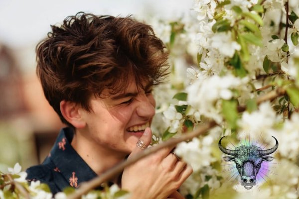 金牛女与天蝎男，星座绝配与挑战并存，展现自信、甜美和霸气特质，吸引天蝎男的关注。-红迪亚