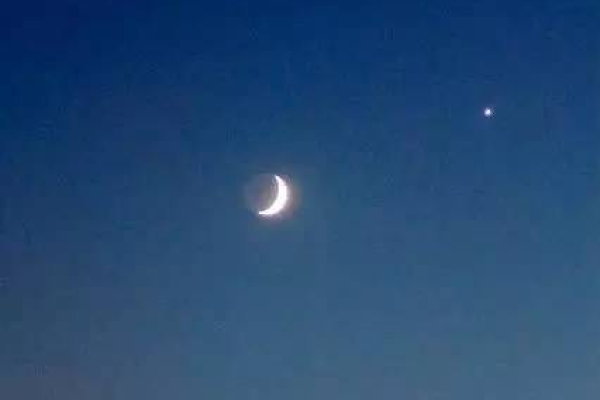 金星伴月爱情寓意象征浪漫美好-红迪亚