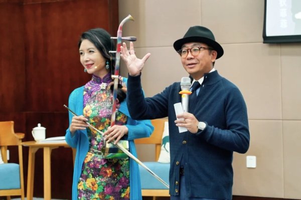 拉拉社区聊天室探索-红迪亚