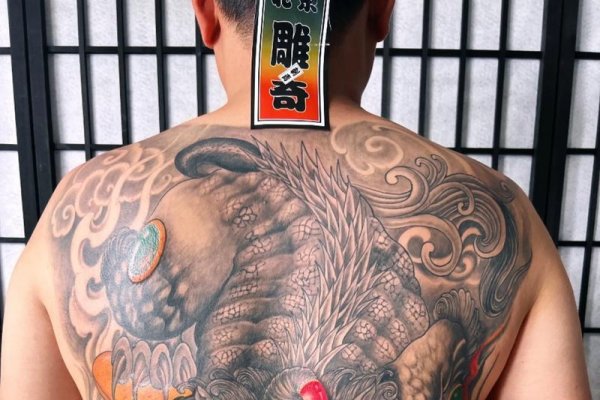 满背纹身图案大全，寓意与创意的完美结合。-红迪亚