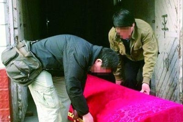 梦到抬死人解析-红迪亚