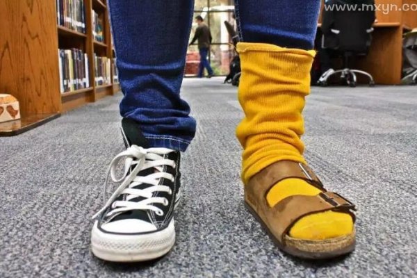 梦见穿别人鞋解析-红迪亚