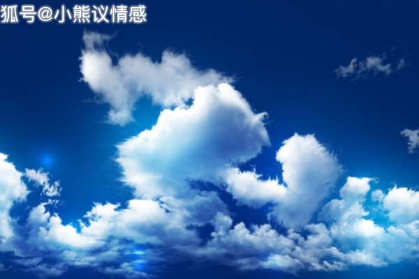 梦见蓝天特别蓝，内心状态与环境之联系，预示运势与人际反思-红迪亚