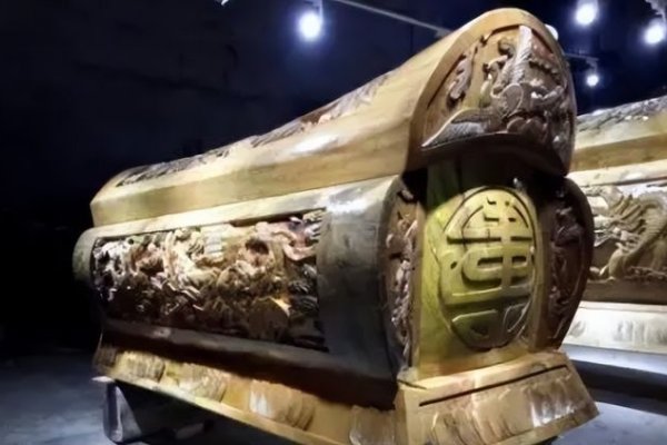 梦见棺材与死人，财运提升之兆。-红迪亚