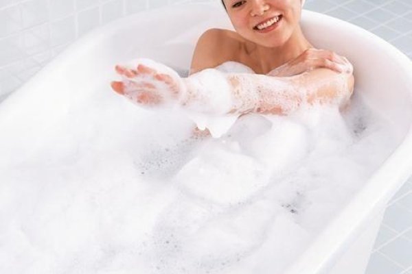 梦见洗澡-红迪亚