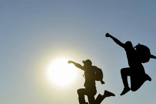 梦见爬坡，挑战与机遇的象征。-红迪亚